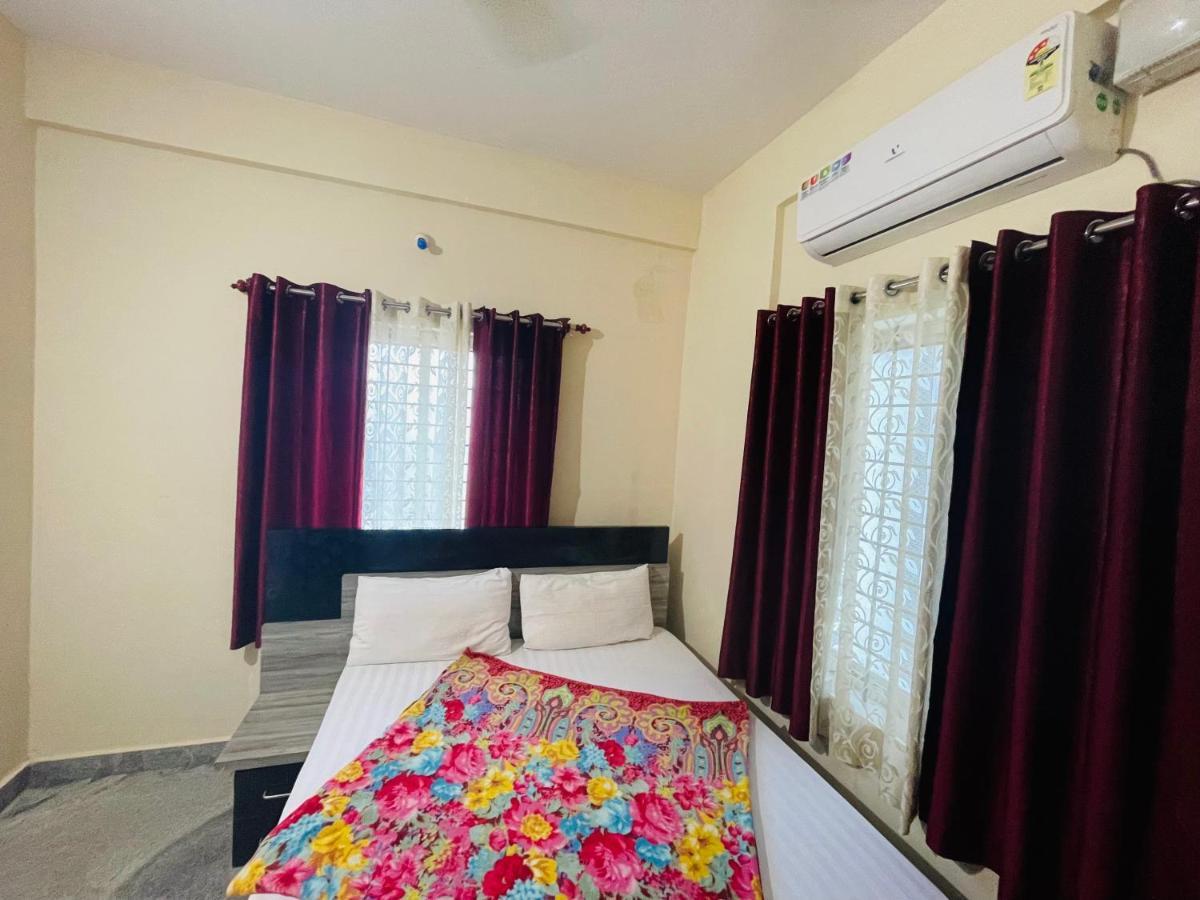 Crown Residency Hotel Mysore Exterior photo