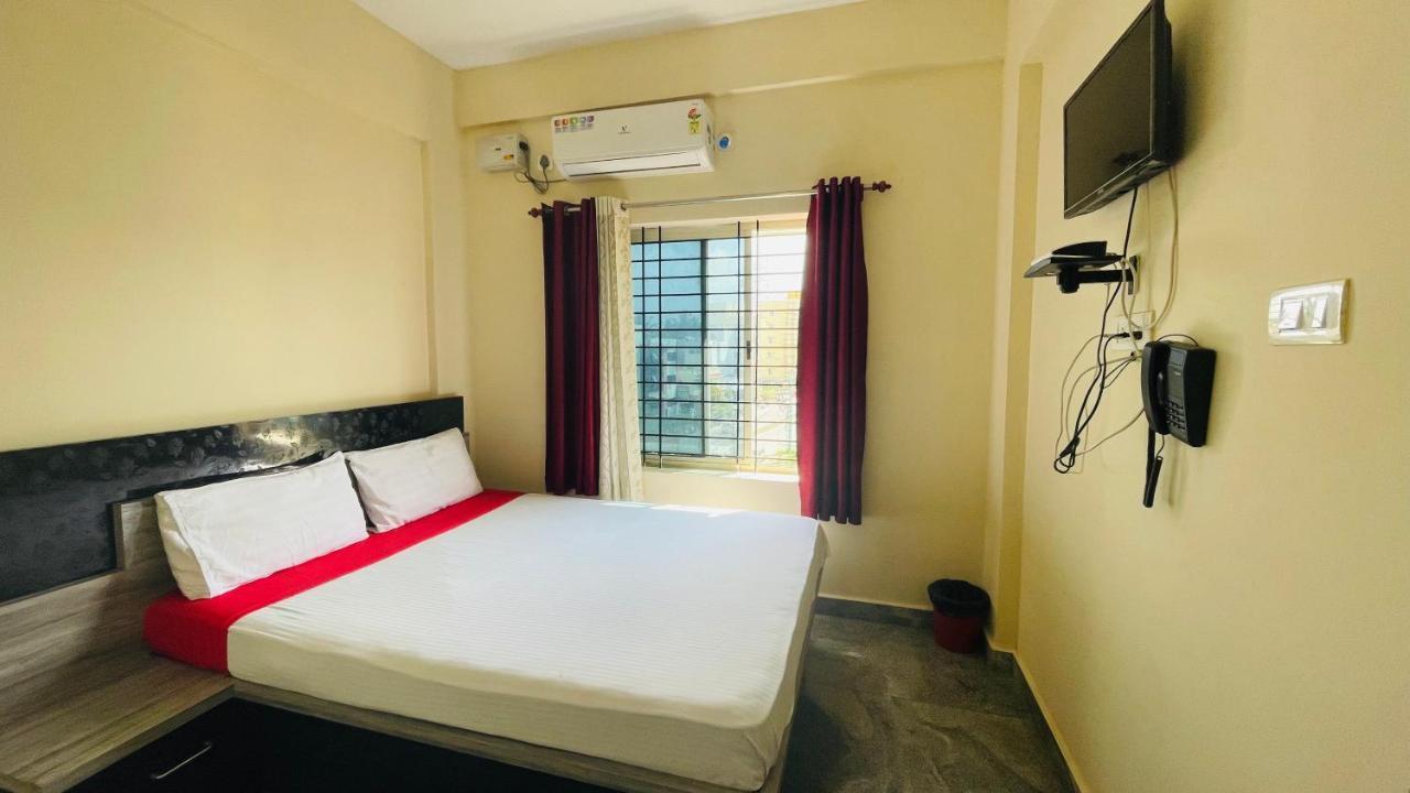 Crown Residency Hotel Mysore Exterior photo